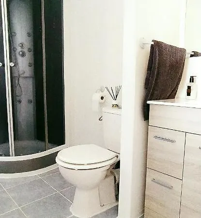 Centric Flat Level 17 With Panoramic Terrace Overlooking The Sea
